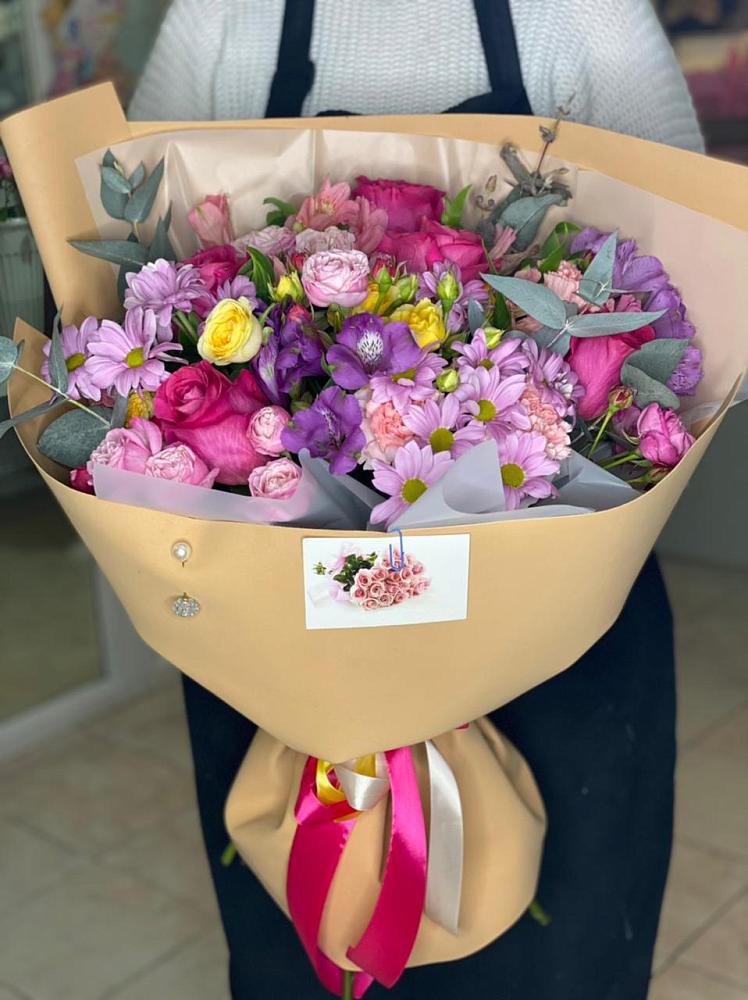 Букет цветов из: Хризантемы, Гвоздики и Альстромерии в Нефтекумске