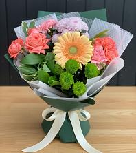 Букет цветов из:  Гвоздики, Розы, Герберы и Хризантемы в Нефтекумске