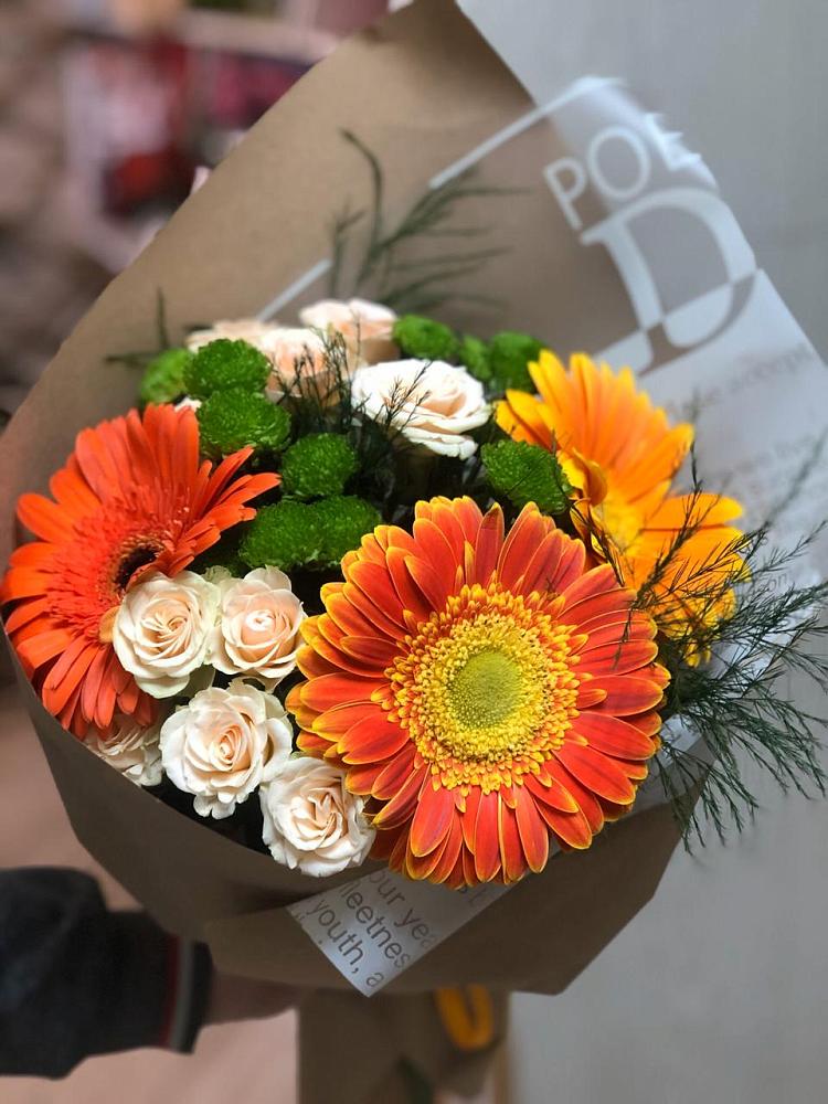 Букет цветов из: Герберы, Хризантемы и Розы в Нефтекумске