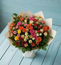 Букет Микс из разноцветных кустовых роз в Нефтекумске